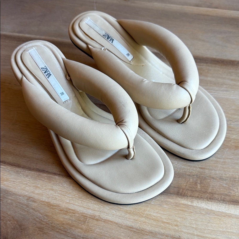 Zara Women's Beige kitten heel Sandals size 38